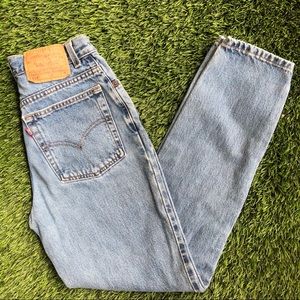 Vintage Levi’s 512 Slim Fit Tapered Leg